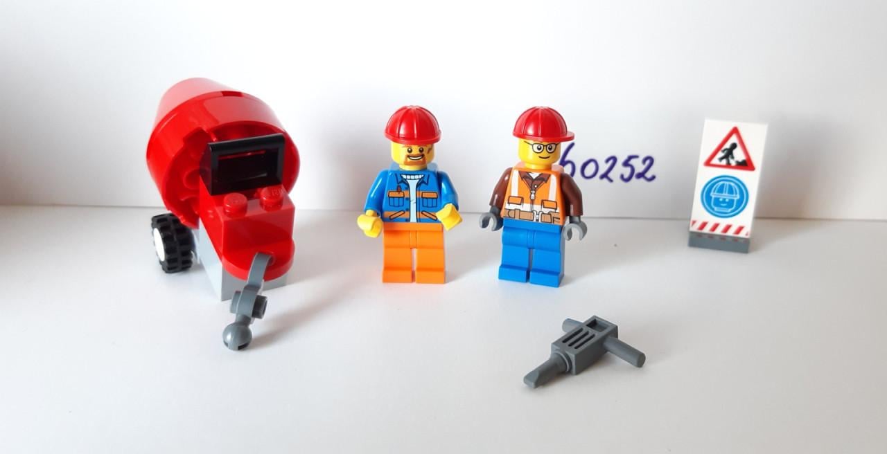 LEGO City 60252: bouwplaats met bulldozer , sloopkogel, cementmolen