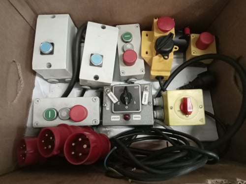 Schakelaars en Stekkers 380v 220v