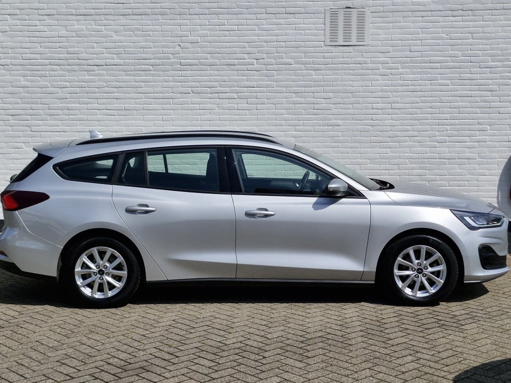 Ford Focus wagon ecoboost 100 pk connected