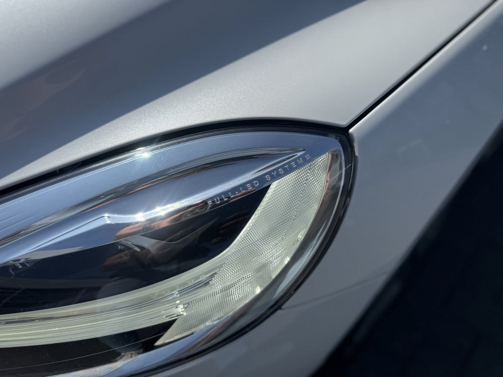 Volvo V40 t3 153pk polar+ sport| panodak| trekhaak| camera| h&k sound