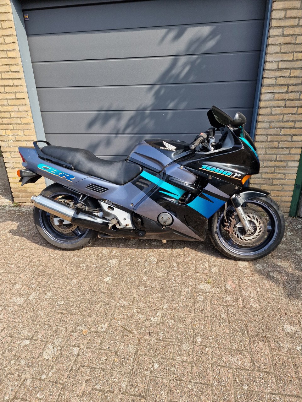 Honda cbr 1000 f