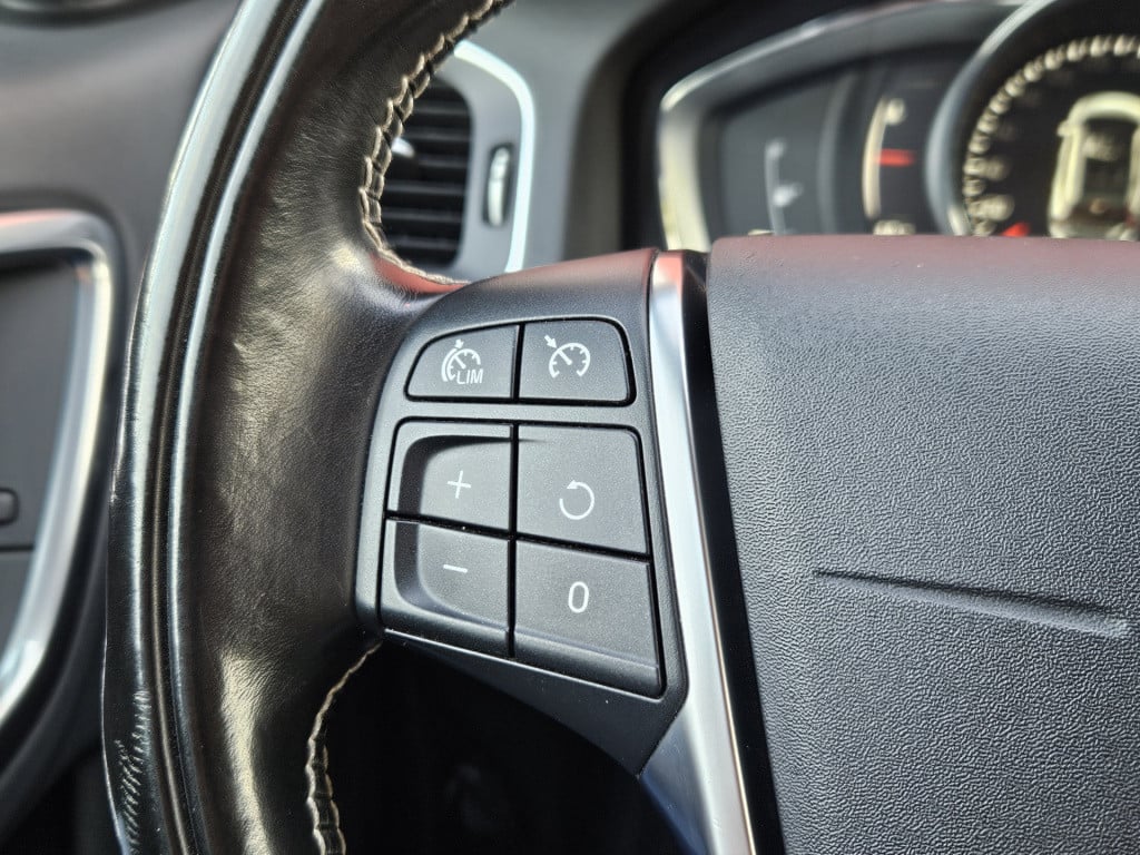 Volvo V60 2.0 t4 r-design | full option | stoel/stuur verw.