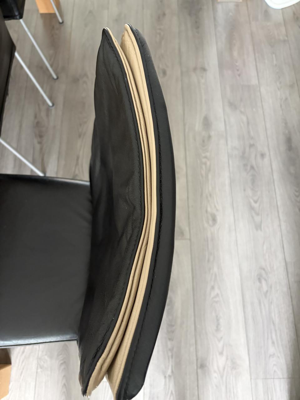 Complete eethoek, tafel + 6 lederen stoelen