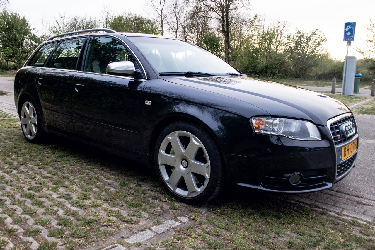 Audi S4 Avant V8 Handbak 2005 Zwart - Milltek - Youngtimer