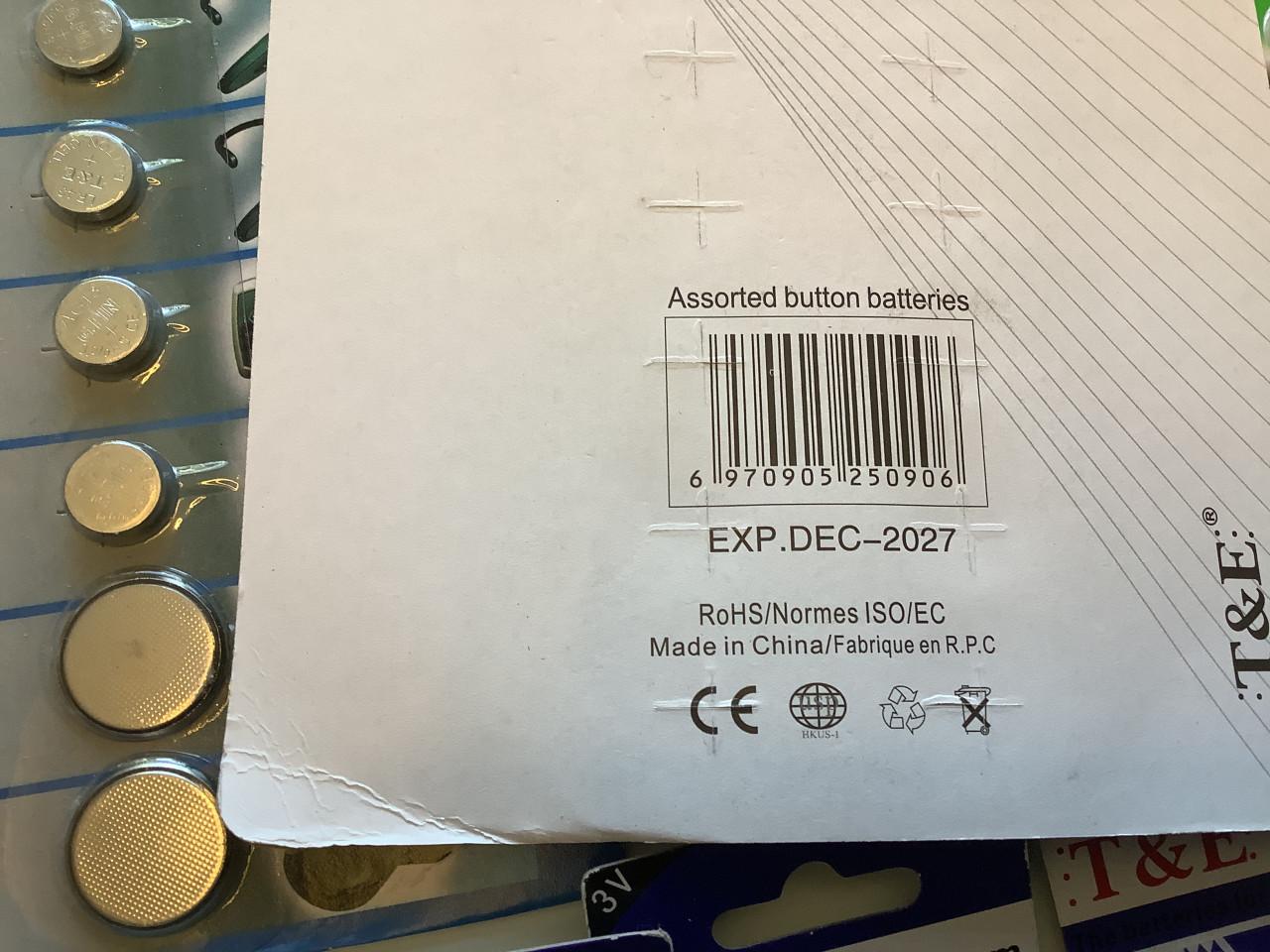 Partij diversen knoopcel batterijen.   (Partij 15)