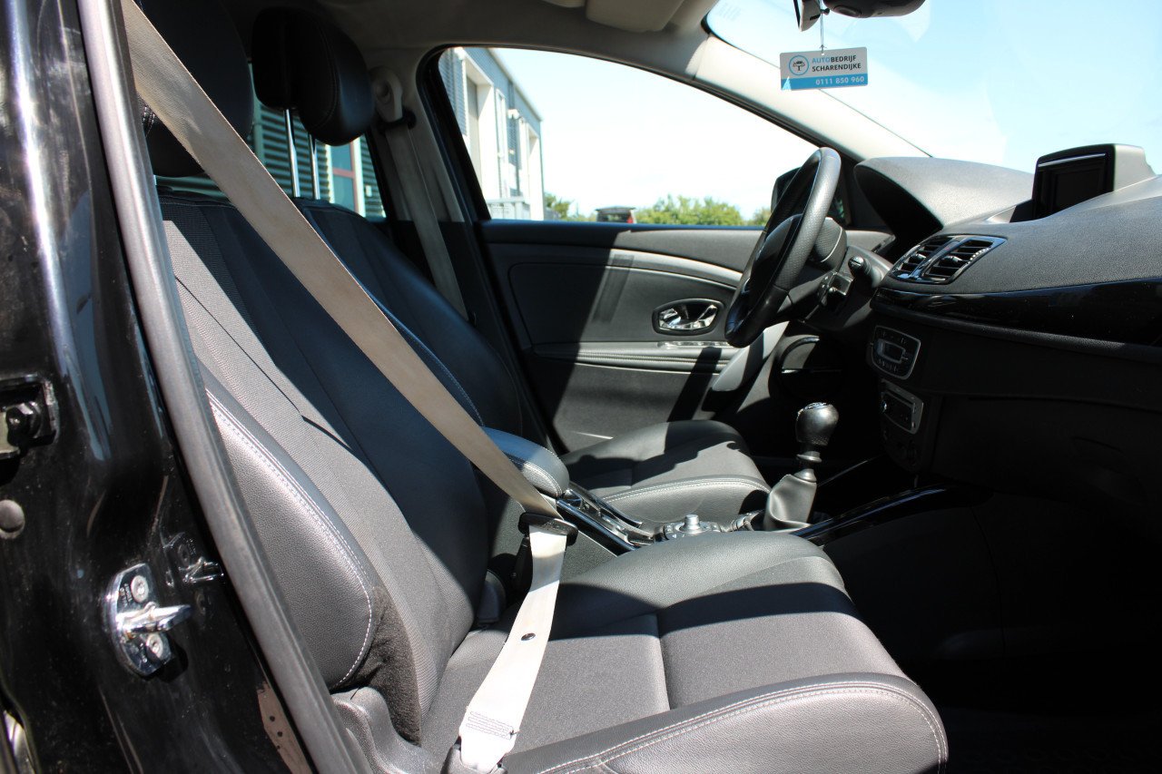 Renault Mégane 1.2 Energy TCe 2013 Zwart Bose Keyless go
