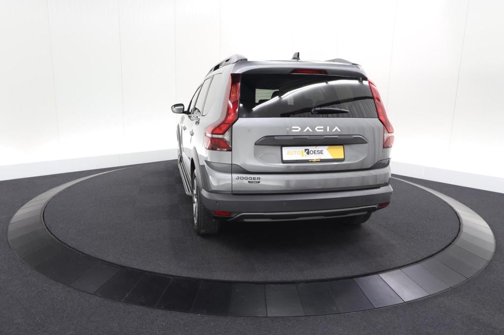 Dacia Jogger 1.6 hybrid 140 expression | 7 zitplaatsen | apple carplay | pa