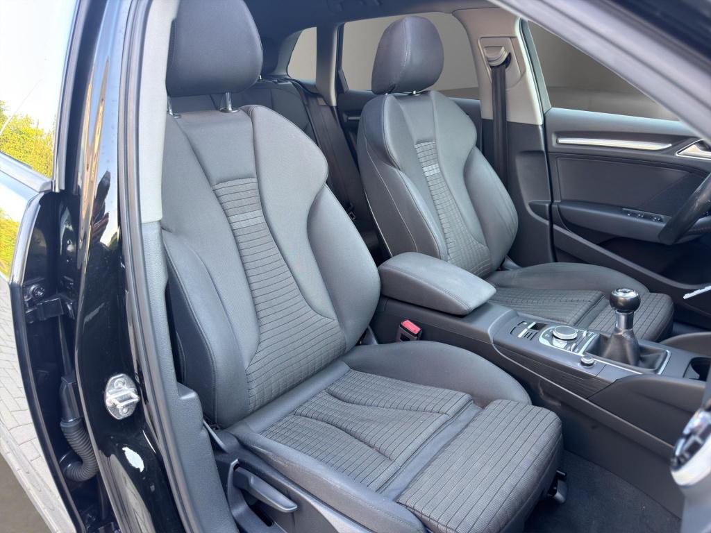 Audi A3 sportback 1.0 30 tfsi sport pano clima cruise