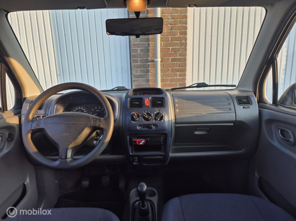 Suzuki Wagon R 1.3 special nieuwe apk / bluetooth radio