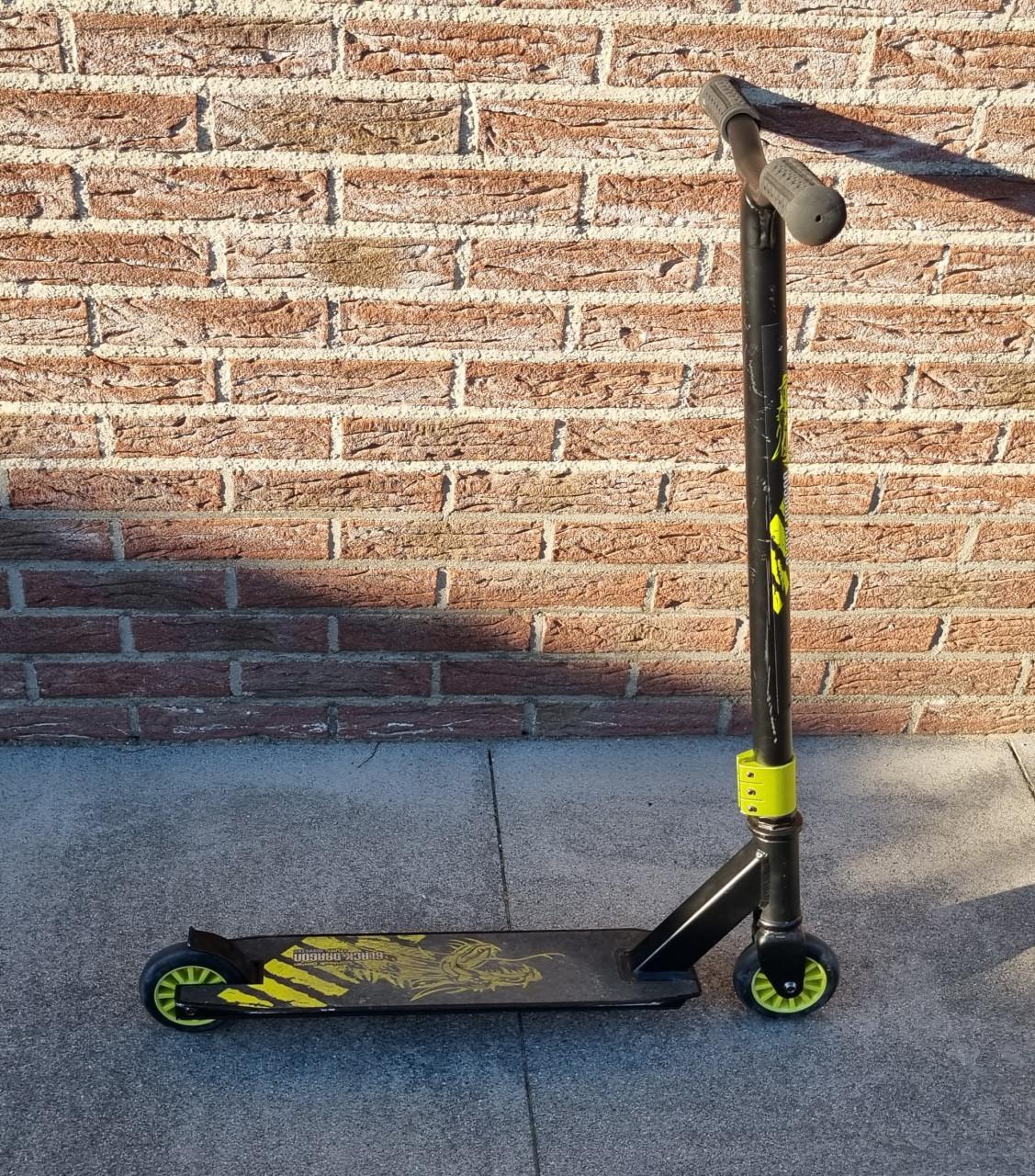 Stuntstep Black Dragon Zwart/Lime-100kg