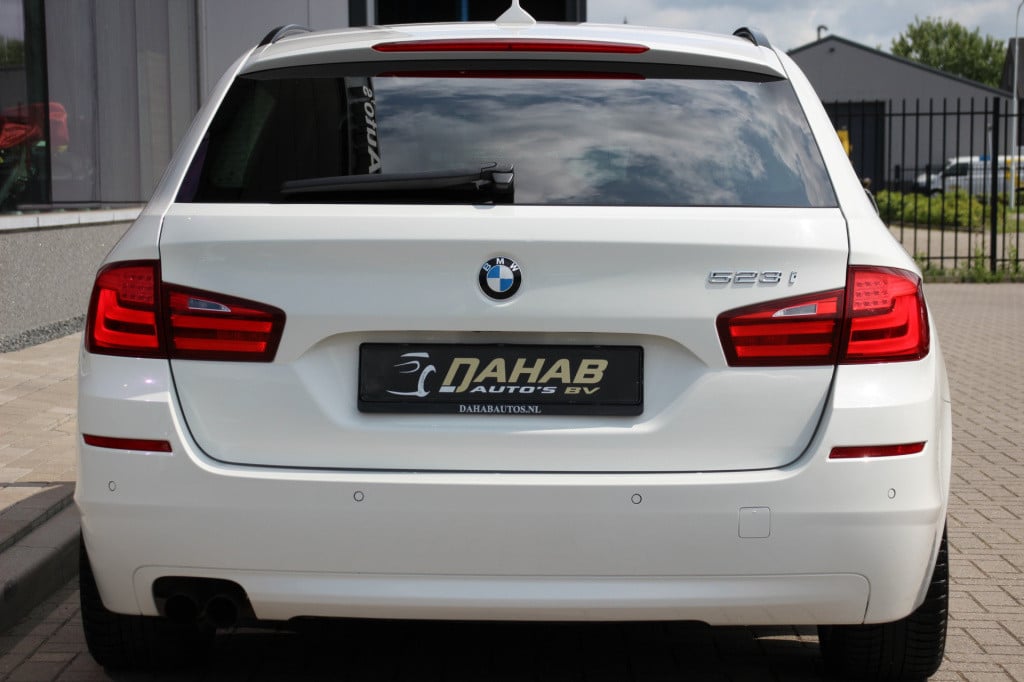 BMW 5 Serie touring 523i high executive | leder | memory | pano | dealer on