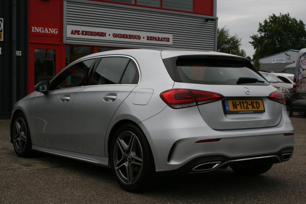 Mercedes-Benz A-Klasse 180 business solution amg