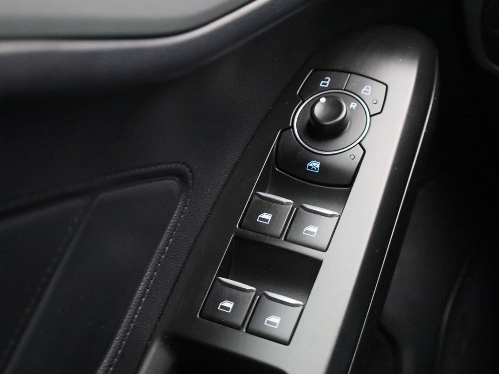 Ford Focus 1.0 ecoboost hybrid titanium style | cruise control | airco | na