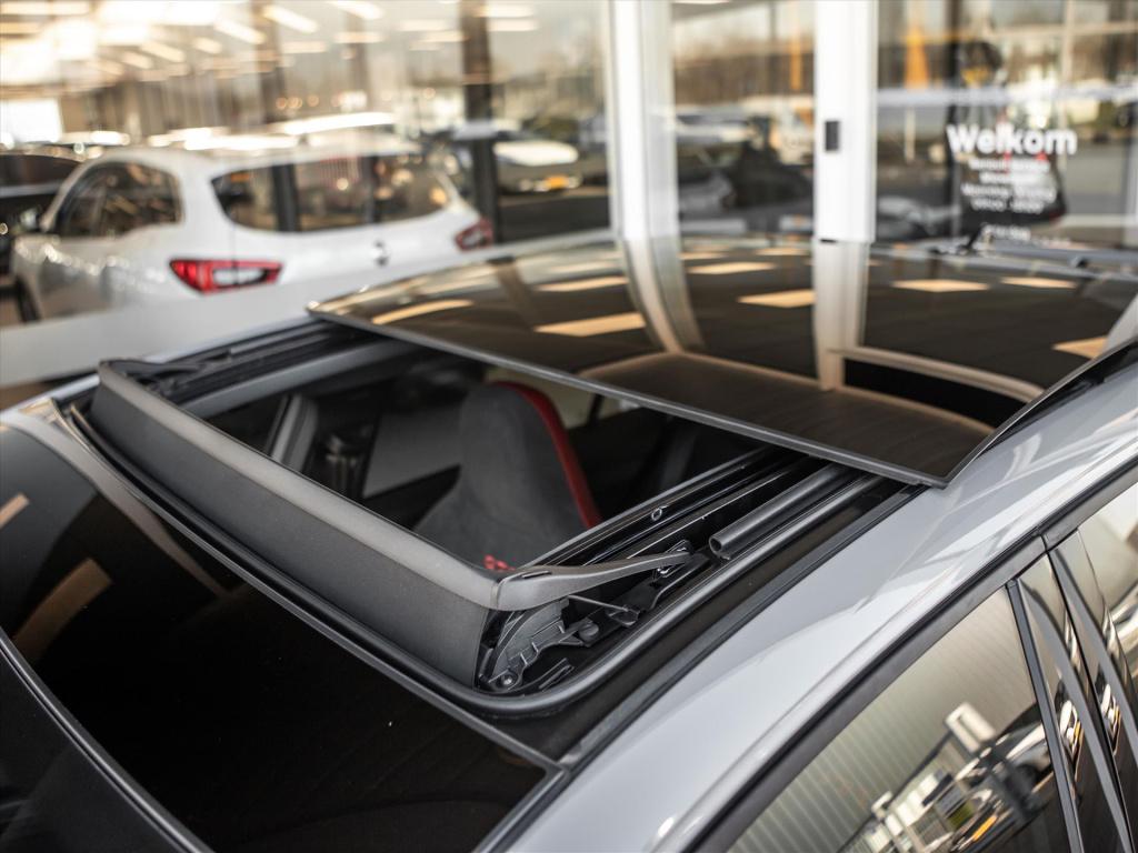 Volkswagen Golf 2.0 tsi 300pk 7-dsg gti clubsport automaat | panoramadak | 