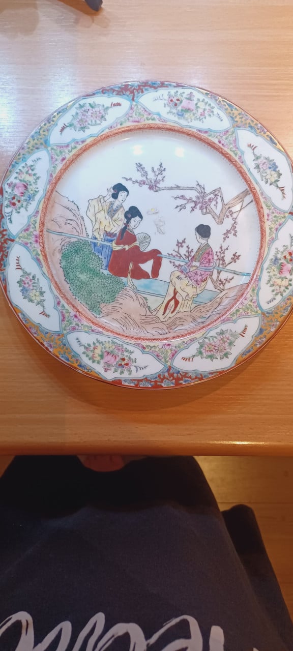 Vintage jaren 80. Bord met Aziatische voorstelling 30,--€