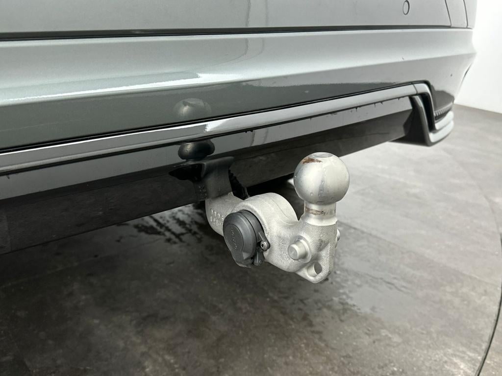 Volvo XC60 t6 398pk recharge ultra dark|