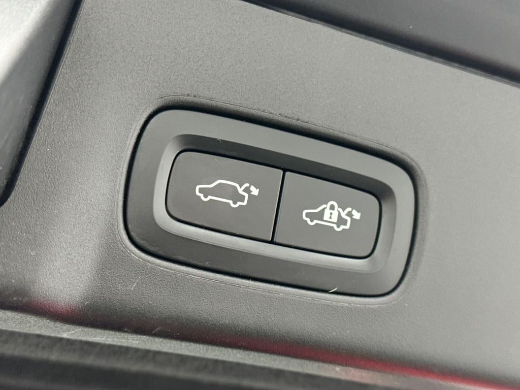 Volvo V90 t6 340pk recharge r-design| panodak| adap.cruise| camera| h&k so