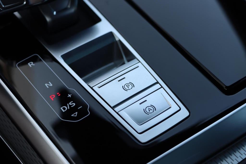 Audi Q8 55 tfsi e quattro pro line s tiptronic 394pk