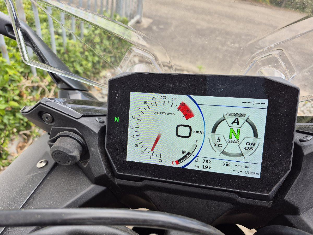 Suzuki GSX-S1000GT uit 2022, Sportieve toermotor met abs/tcs/cruise