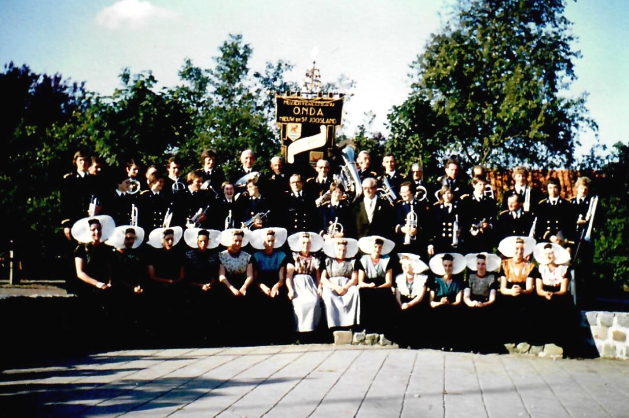 Nieuw- en Sint Joosland fotoboek laatste ex.