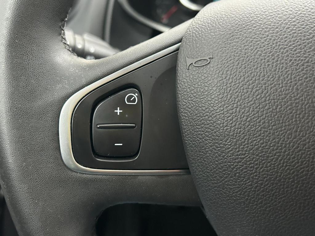 Renault Clio estate occasion 0.9 tce limited | zwart | airco | tweedehands 