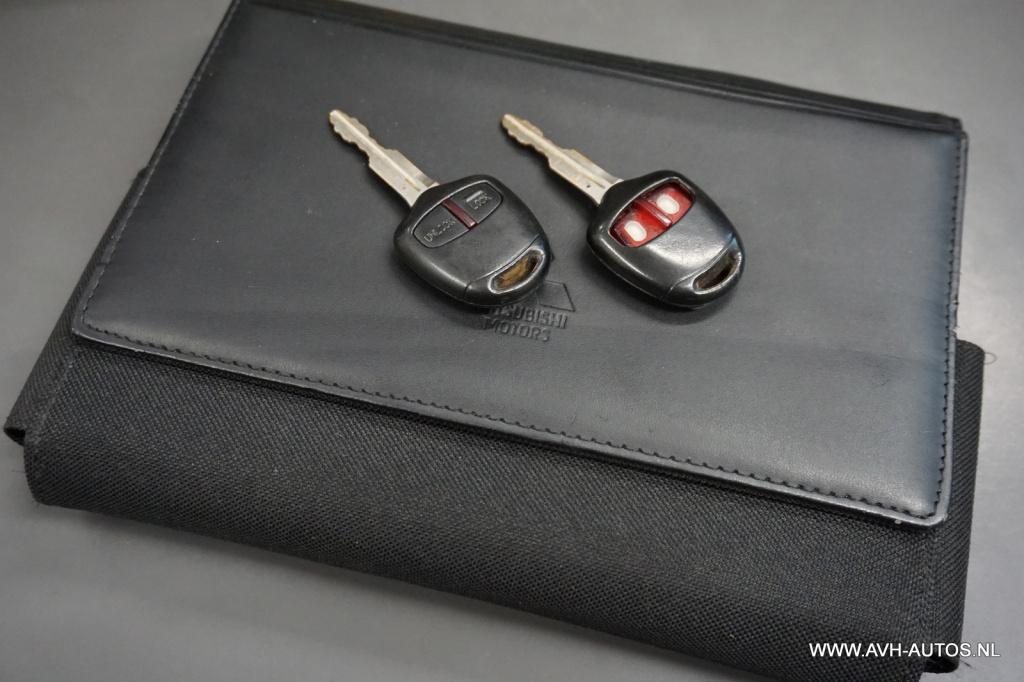 Mitsubishi Outlander 2.4 intense 4wd automaat