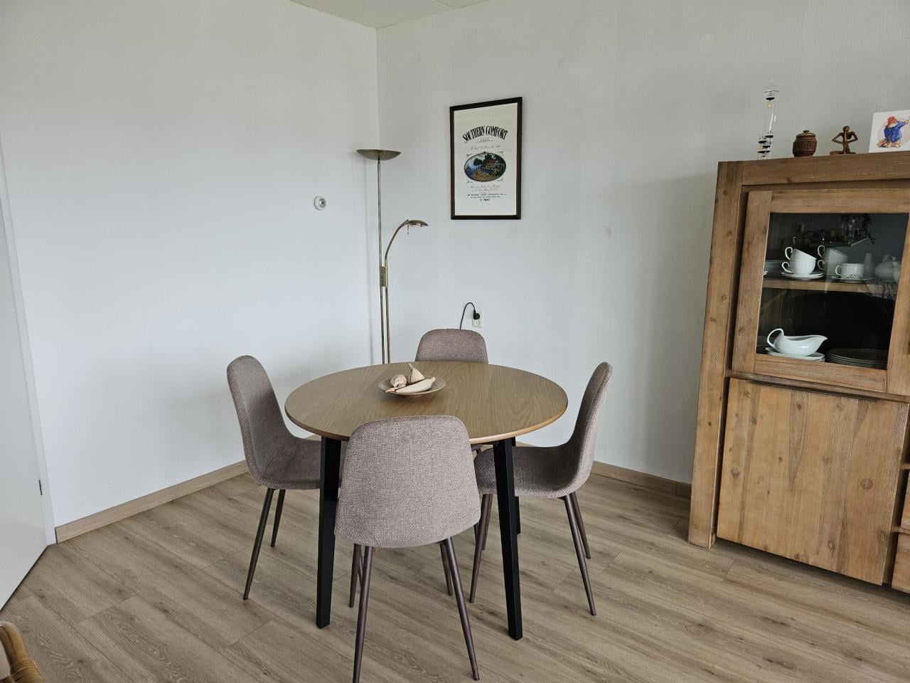 Eethoek met 4 stoelen