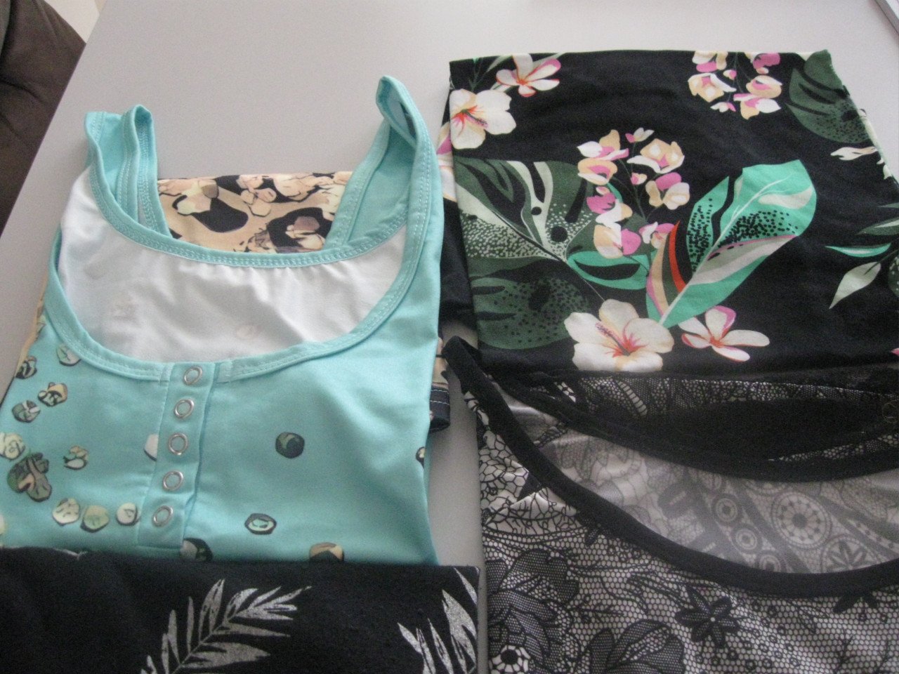 8 Verschillende dames kleding
