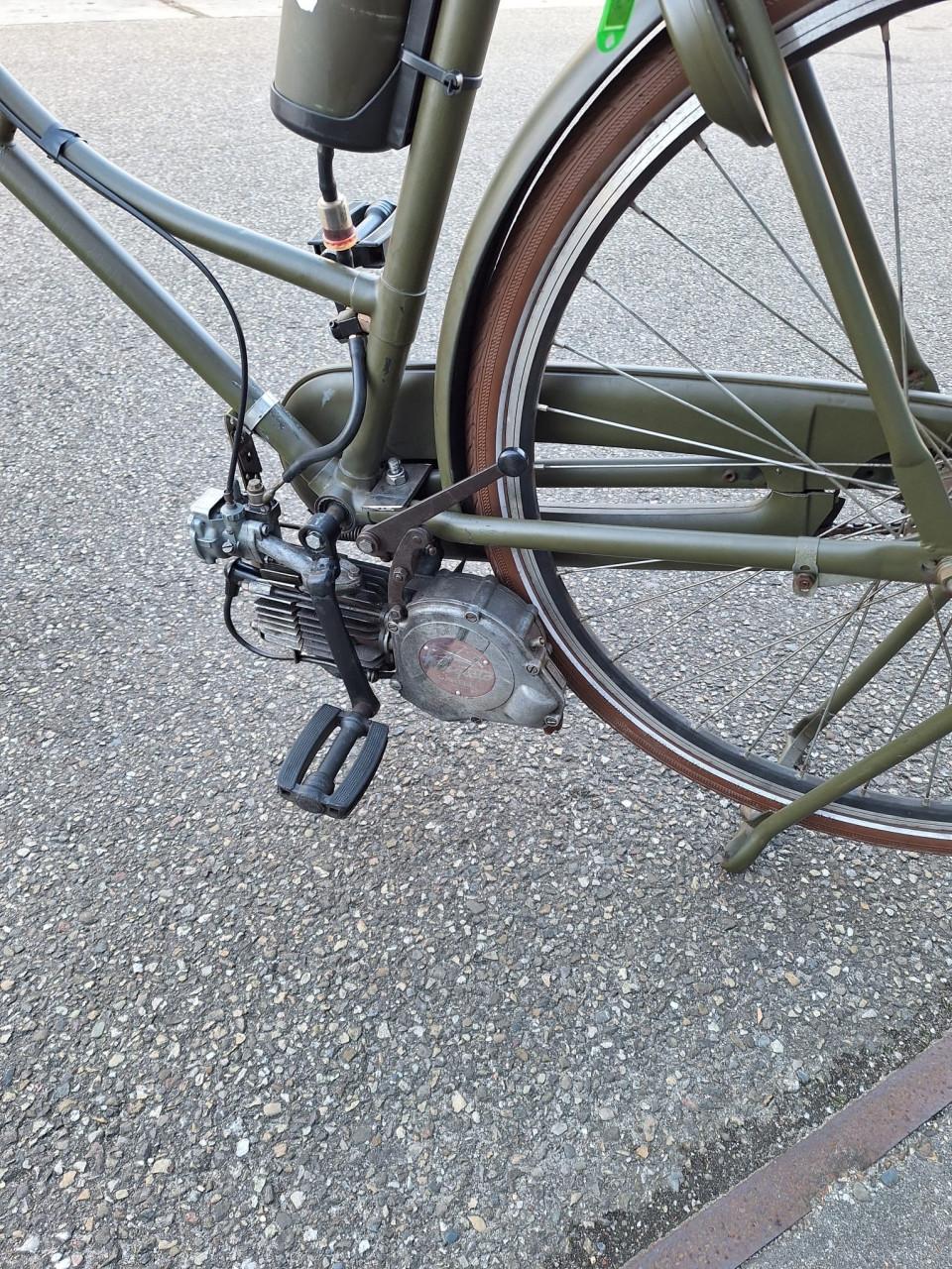 Fiets met Mosquito hulpmotor