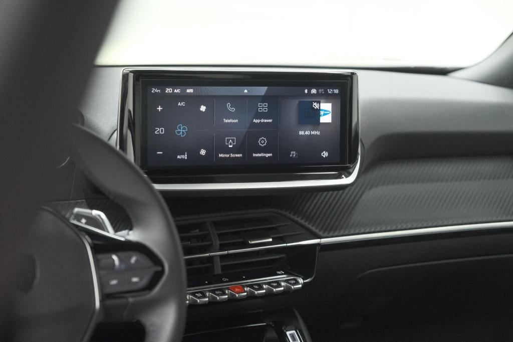 Peugeot 2008 1.2 hybrid 145 allure | apple carplay | climate control | park