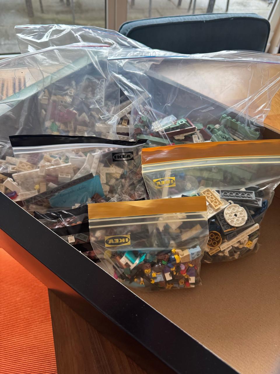 Lego shopping street