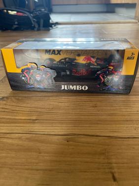 Jumbo Aston Martin race auto