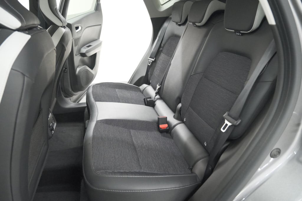 Renault Captur mild hybrid 140 edc techno | camera | 9.3 inch scherm | appl
