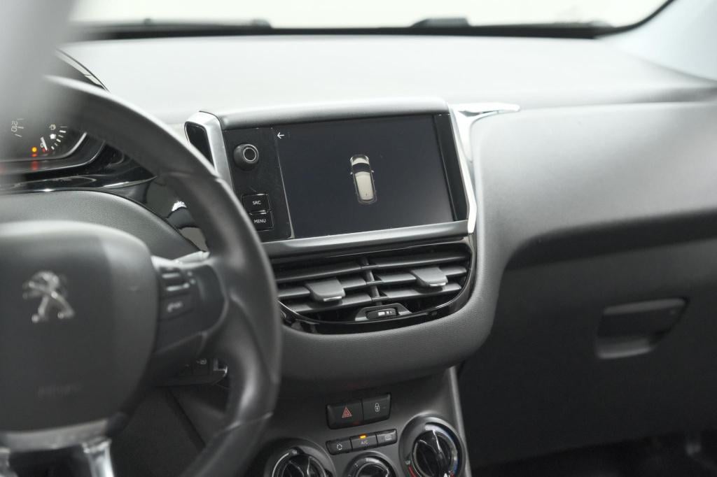 Peugeot 208 puretech 82 signature | apple carplay | parkeersensoren | navig