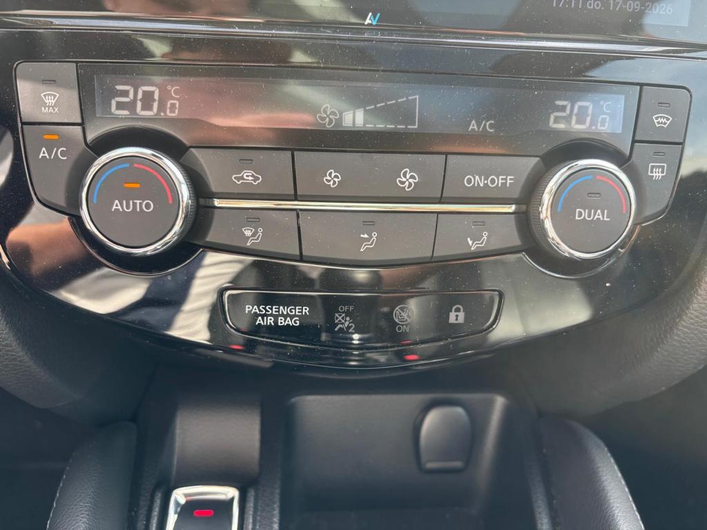 Nissan Qashqai 1.6 tekna panoramadak | stoelverwaming | navigatie | cruisec