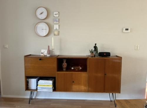 Retro dressoir / vintage kast op hairpin poten – 187 cm