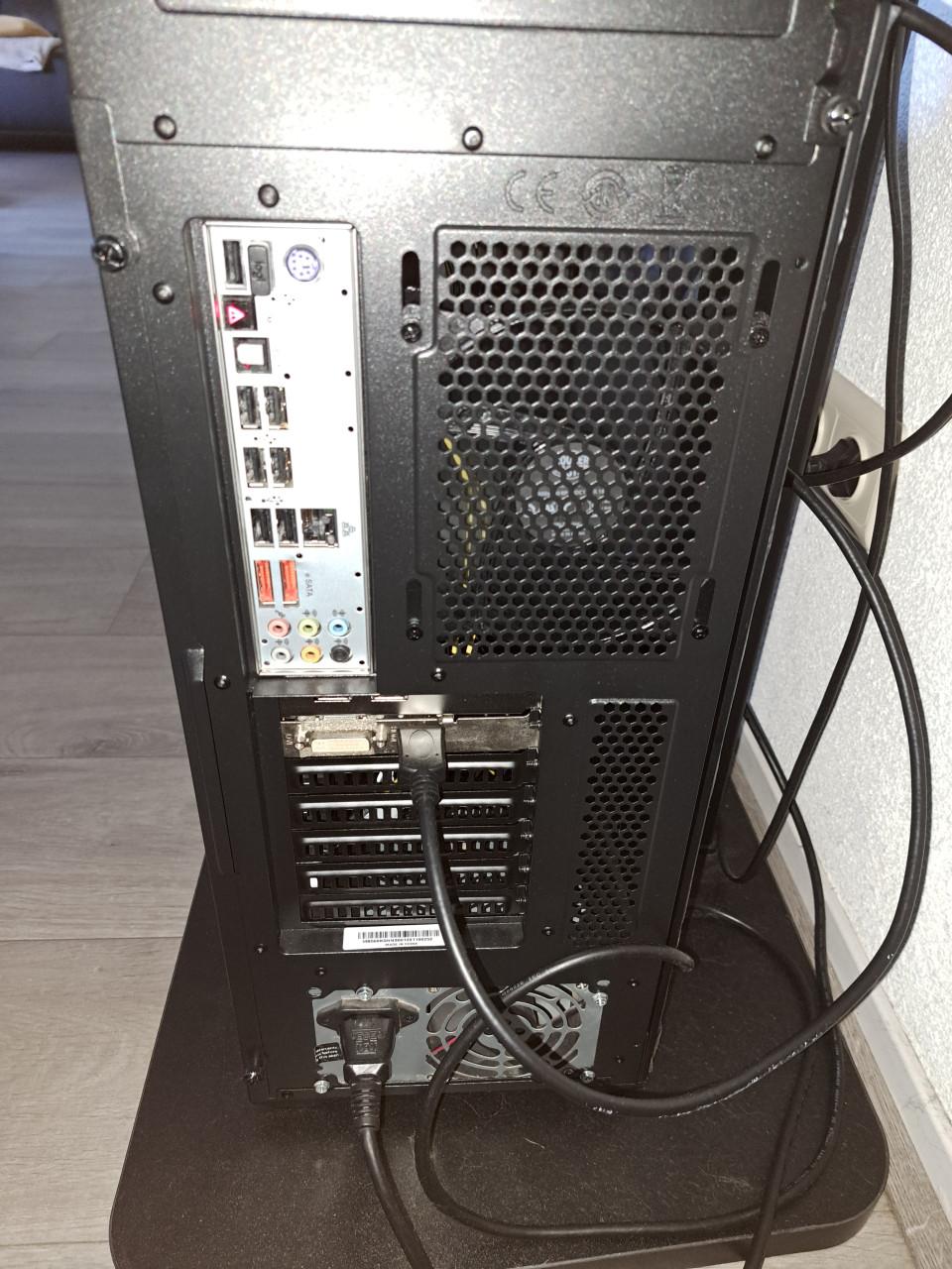 PC in nieuwe behuizing.