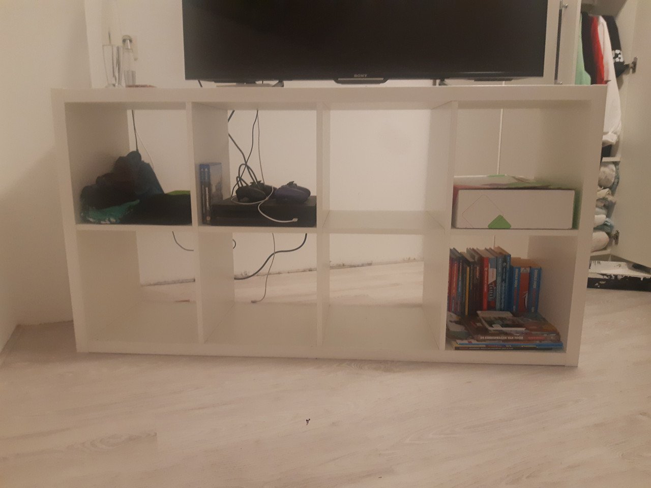 Kast met vakken (gratis)