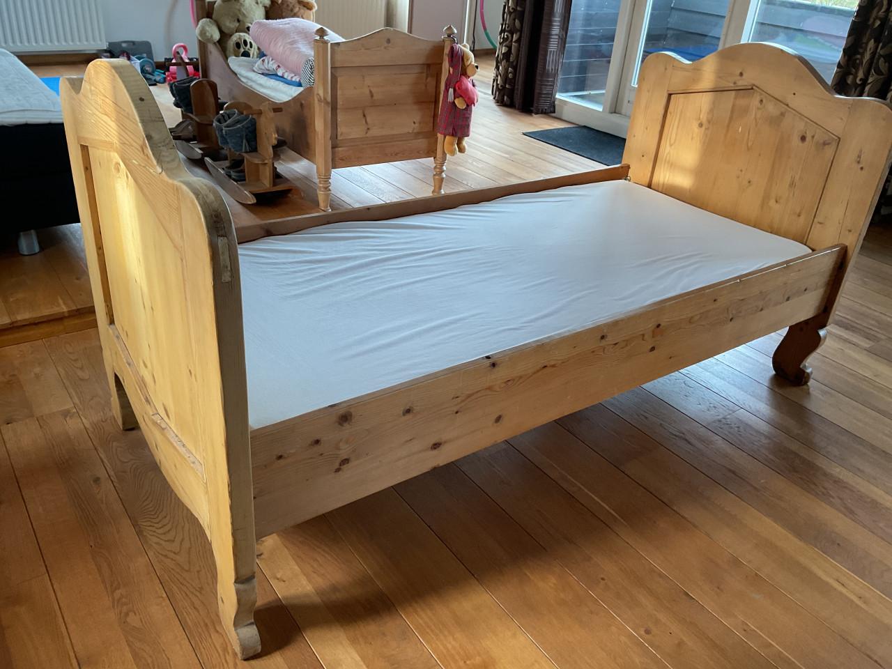 Antiek grenen 1 persoons ledikant