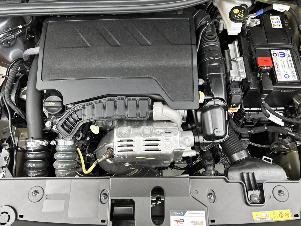 Peugeot 208 100 pk style | rijklaar | parkeersensoren | navigatie | led kop