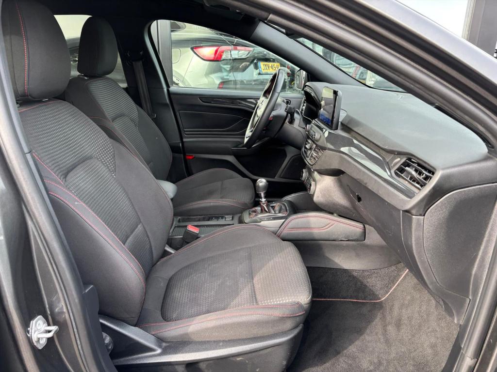 Ford Focus 1.0 ecoboost hybrid 125pk st-line, trekhaak, winterpakket