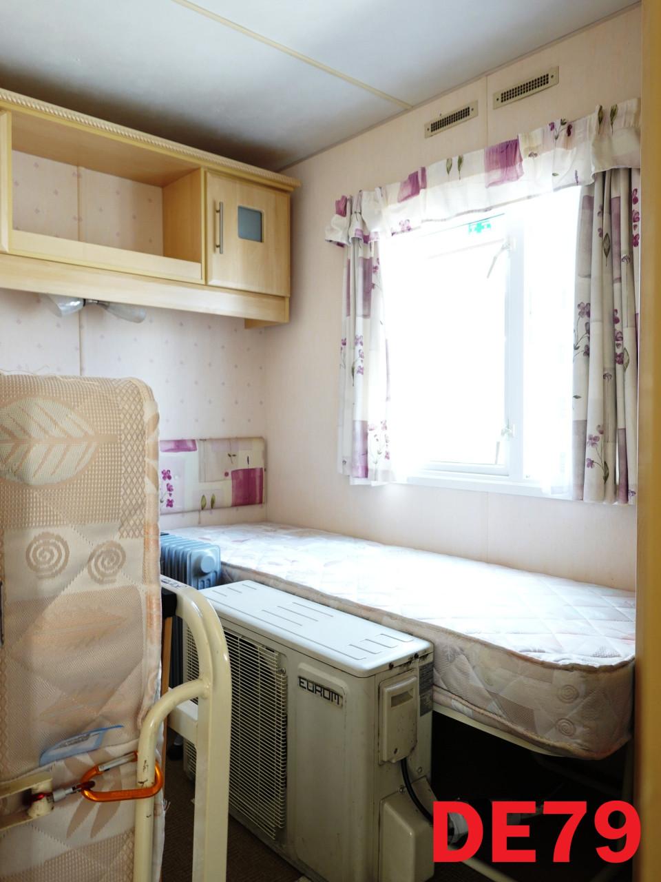 Royaal chalet met dubbel glas, openslaande deuren kopse kant, 3 slaapkamers