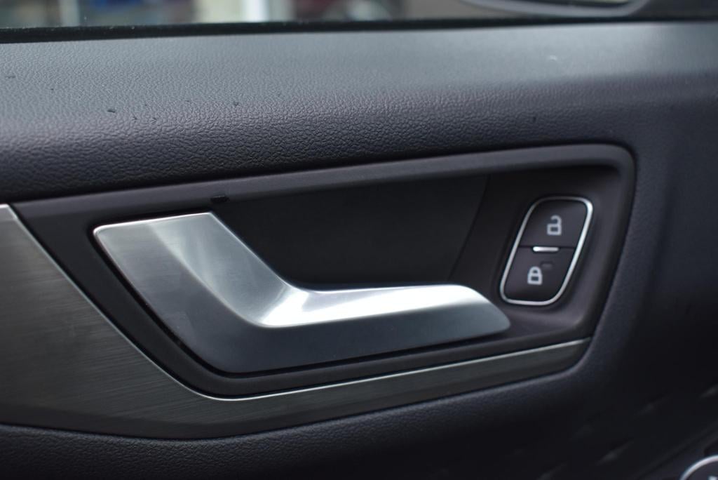 Ford Kuga 2.5 phev titanium x | climate control | adaptive cruise control |