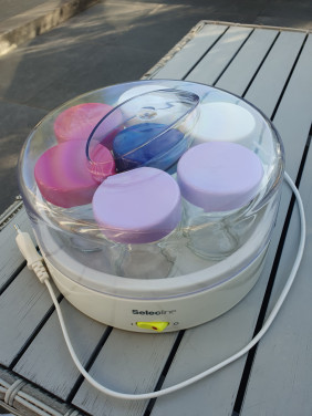 Prachtige kleurrijke vintage Selecline EP2136 Yoghurt Maker....