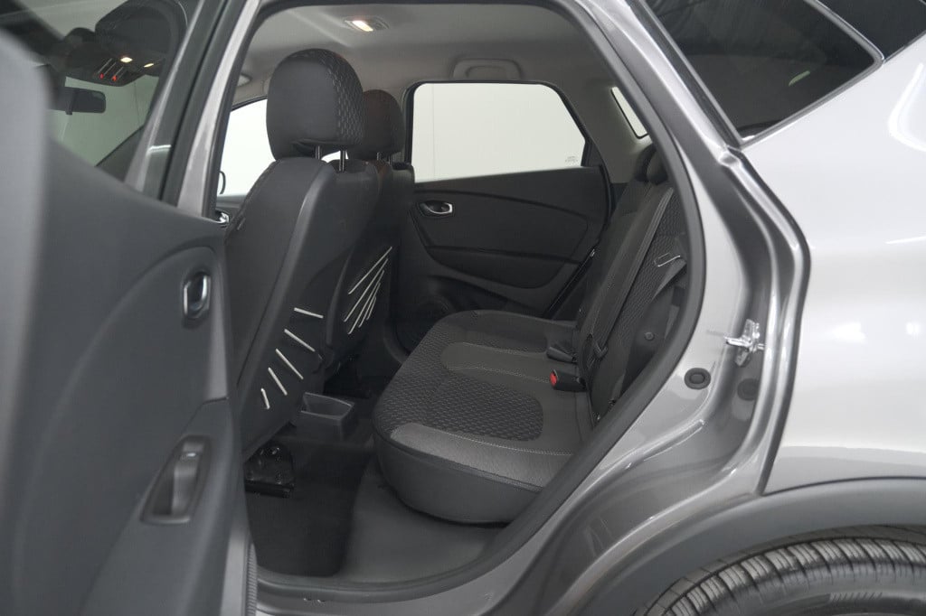 Renault Captur tce 120 bose | camera | dodehoekdetectie | navigatie | stoel