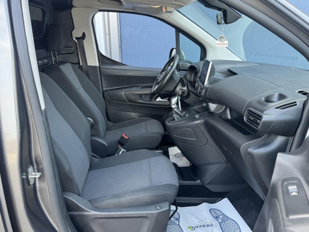 Opel Combo 1.5d l1h1 innovation airco / cruise controle / navi / euro 6