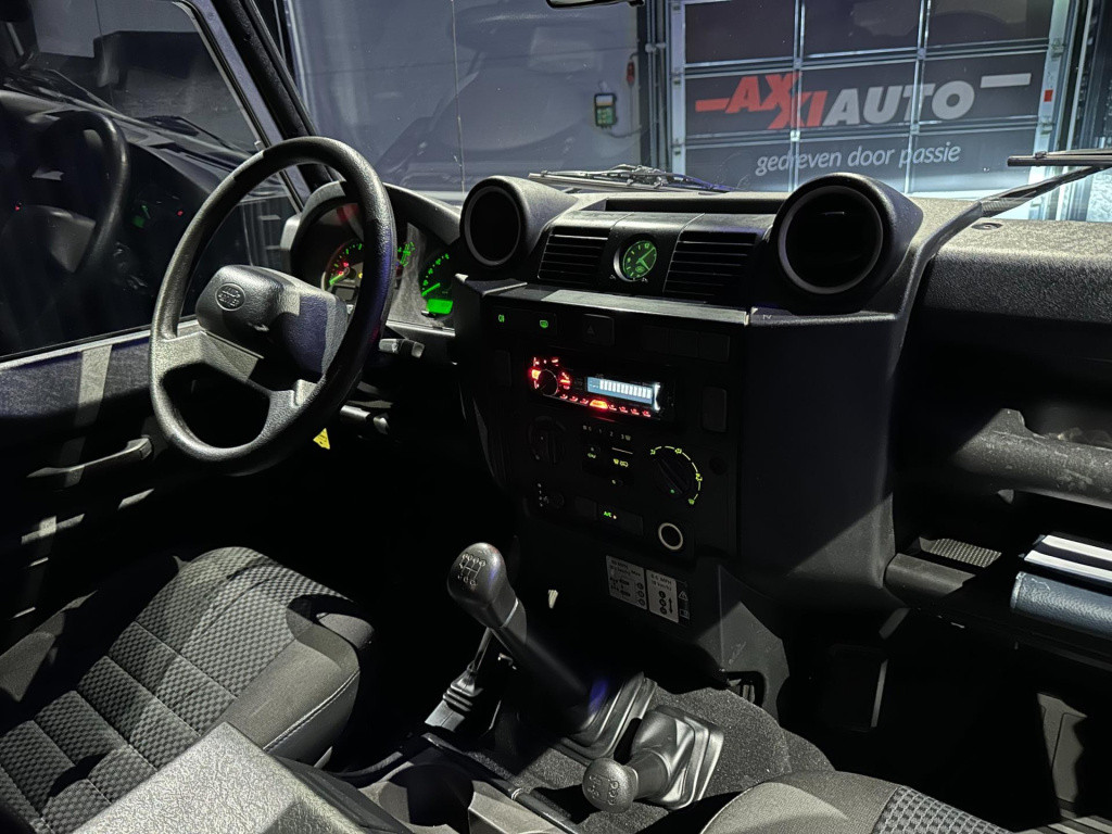 Land Rover Defender 2.4 td 110" x-tech dc *grijs kenteken 7 persoons*