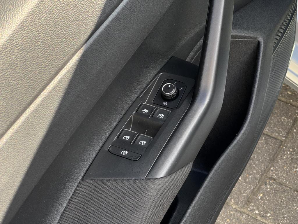 Volkswagen Polo 1.0 tsi highline