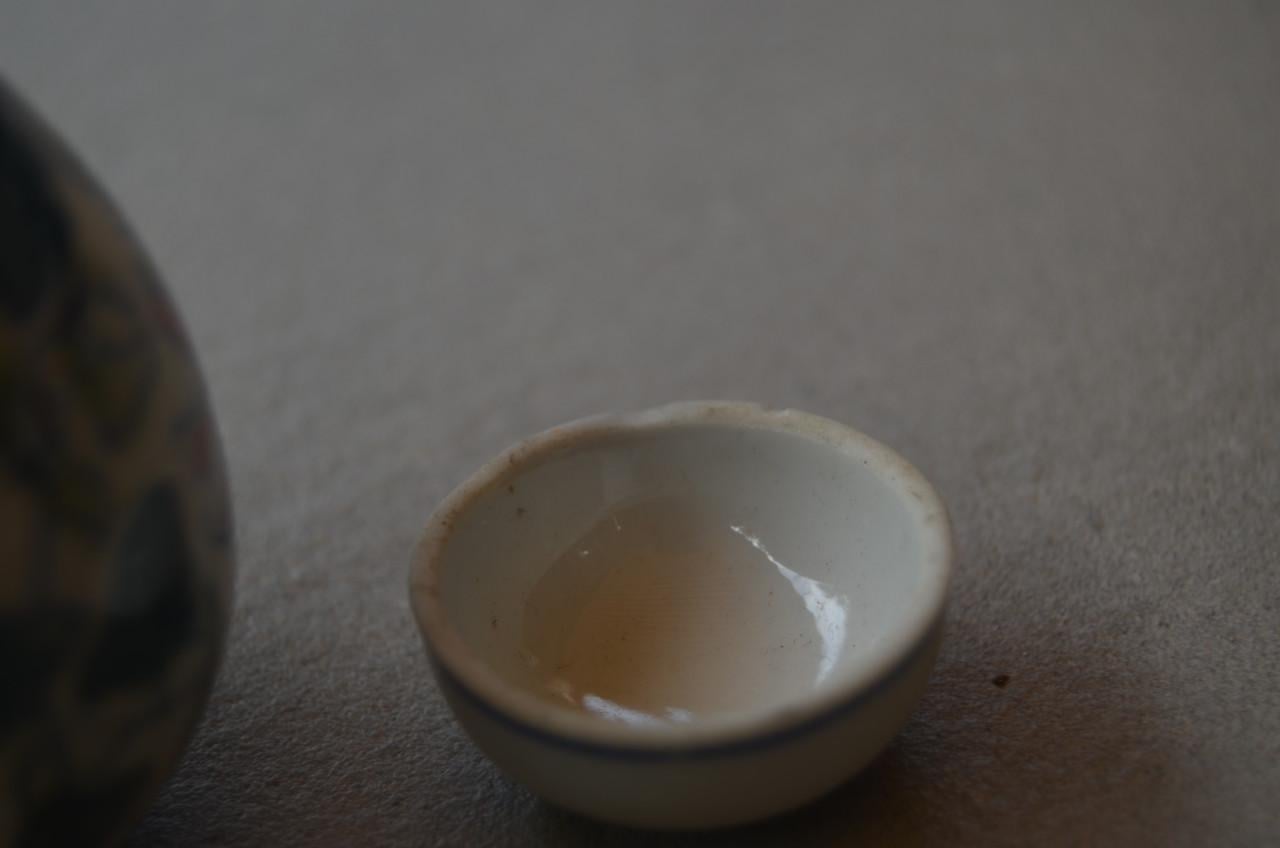 2 Porseleinen potjes/vaasjes.