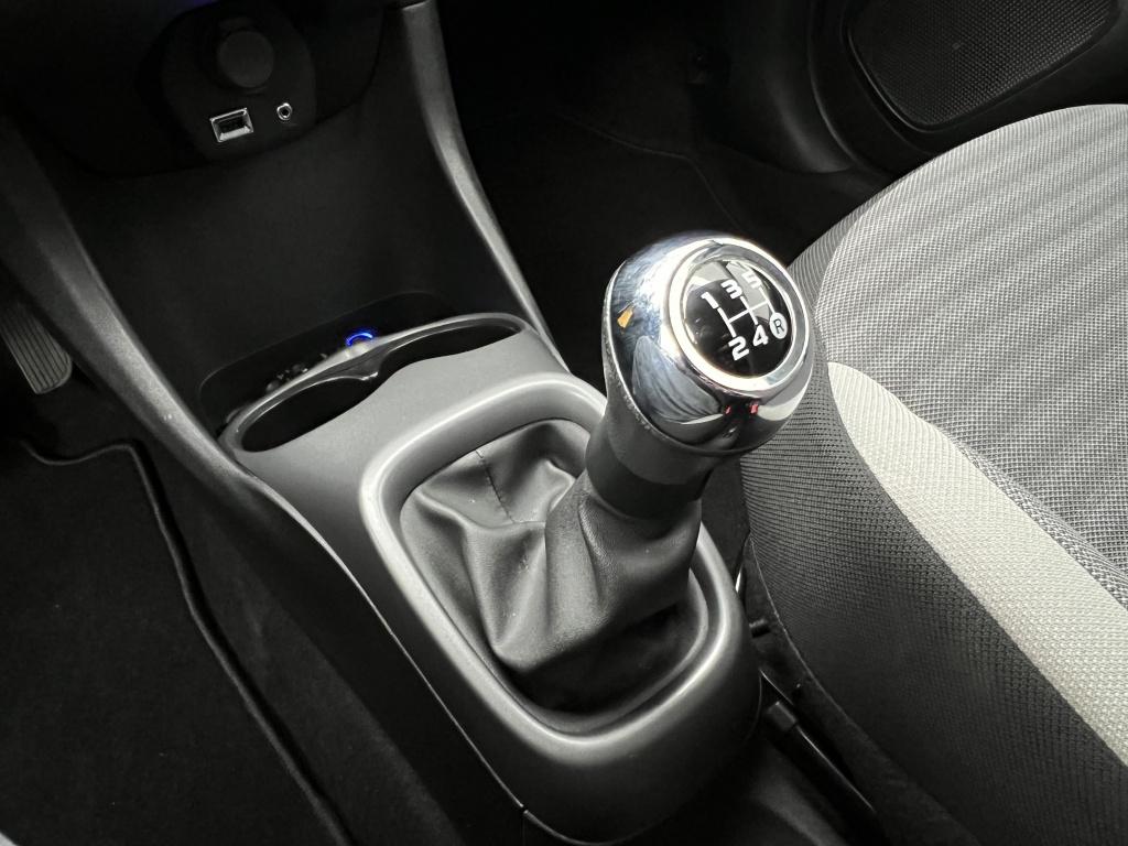 Toyota Aygo 1.0 vvt-i x-first cabrio | subwoofer | instaplijsten| uitlaatsi